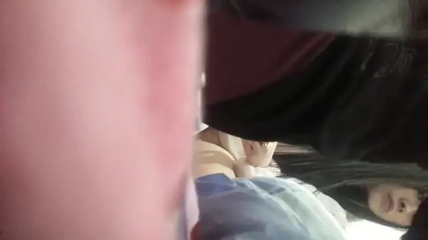 嫖妓达人城中村转悠一圈最后碰到位漂亮水嫩的90后美女 正操着听见门口有人在说话 美女让赶紧快操