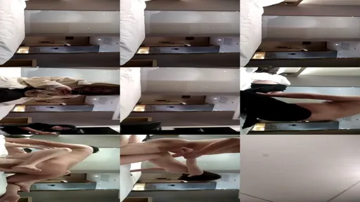 铁牛约两个小萝莉上门，选中短发小萌妹，温柔乖巧听话，抠穴抽插花式展示啪啪-截图2