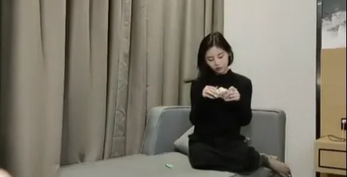 高端外围女神白嫩沙发激情 苗条尤物深喉后入