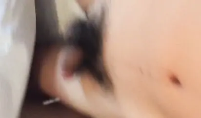 气质可爱的学院派美女把鸡鸡舔硬后不让操等软了再舔硬来回玩 男的受不了挑逗按在身下用力干她 喘息声真娇嫩