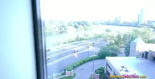 继母秀大奶 舔屌我精射