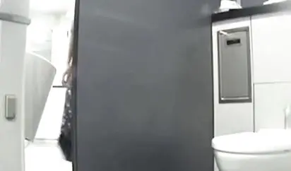 外站流出写字楼女厕洗手盆下偷放摄像头偷拍美女嘘嘘有几个美眉下面毛很多看着就让人兴奋