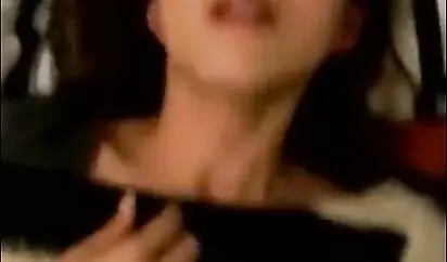 大屌夜店王子撩了一位感情受挫堕落的高颜值美女好像给吃春Y了骚的不得了淫水泛滥亮点是绵羊音呻吟听声能射