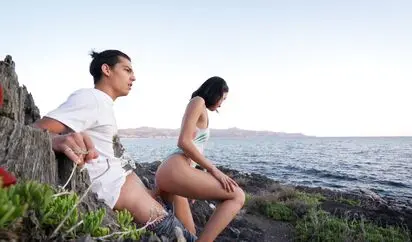 性爱日记 之激情爱琴海 欧洲留学极品女友 林雅儿 与法国帅哥海边激情啪啪 希望不要被人抓到