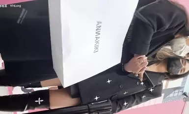 大神街頭偷拍 美女裙底風光UR級 極品氣質長筒靴女神超長時間CD