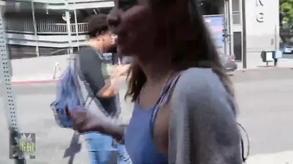 最新流出素人投稿自拍成人网很火的爆乳蛮腰翘臀魔鬼身材混血妹援交土豪