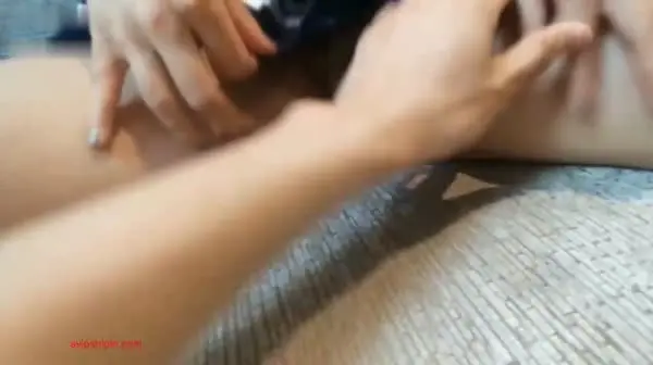 清纯模特泡芙.扮演兔女郎 不停玩弄摄影师大鸡巴.avi