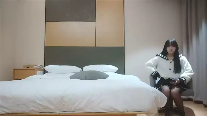 JK装短裙黑丝极品女神 开发探索2022.1.19