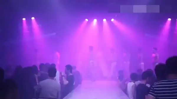 苏州猛男泰国啪啪攻略之泰式尤尼按摩 身材S级美女全裸无码上阵 呻吟不断 高潮迭起 国语中字