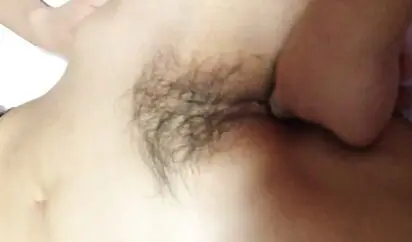 真实系列-夜店认识的2个风骚漂亮的美女少妇不省人事了 酒店轮流玩 有个还是少见的馒头逼超吸精