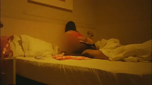 周末约炮君子兰美容院老板娘酒店开房穿着黑丝粉红情趣内衣草