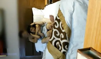 大奶乖巧纯情美女给人很清新感觉特别矜持不想被干渣男像强奸一样按倒把屌插入阴道啪啪开始抽送就很配合了