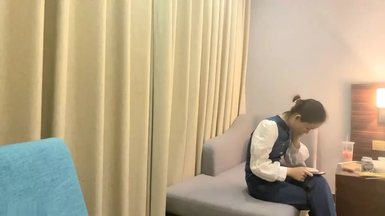 [瘦子先生探花]小伙约操良家少妇，吸吮大长屌，骑乘爆插多毛骚逼，不尽兴搞了两炮