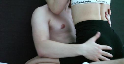 剧情：这大屁股坐死我了