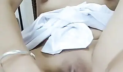 颜值不错美少妇OL装诱惑 撩起短裙自摸逼逼道具JJ抽插呻吟 很是诱惑喜欢不要错过