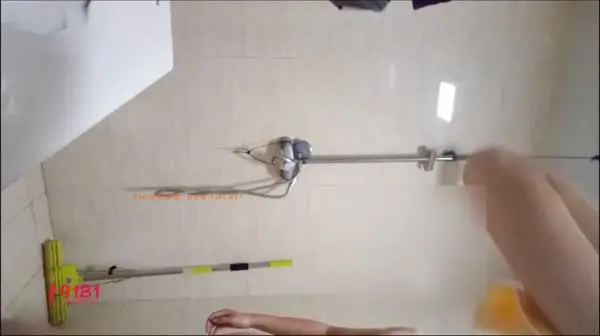 91新人砢嗒哥新作賓館約樣子清純的大一眼鏡美眉