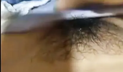 屌丝狼友刷礼物让主播潜入大学校园女厕偷拍女生嘘嘘这个要是被人发现要被打个半死