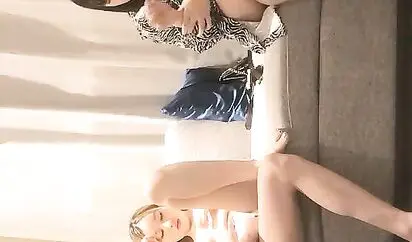 横扫全国外围圈-师徒4P极品外围小姐姐 粉嫩漂亮同床竞技劲爆 从选人到下播